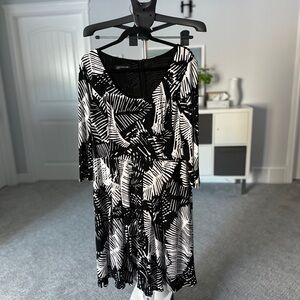 Jones New York Black and White Long Sleeve Dress